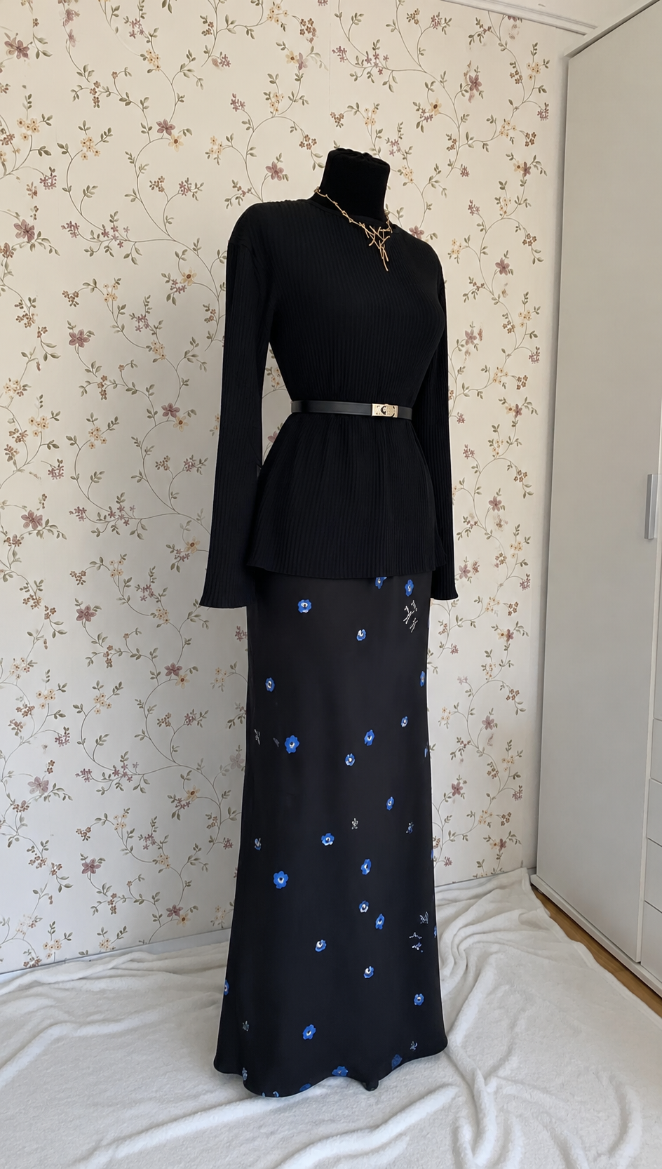 Zweiteiliges Maxi-Set mit Gürtel