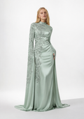 Abendkleid mit Spitzenapplikationen und langen Cape-Ärmeln