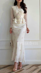 Cremefarbenes zweiteiliges Maxi-Set mit rosa Blumenmuster
