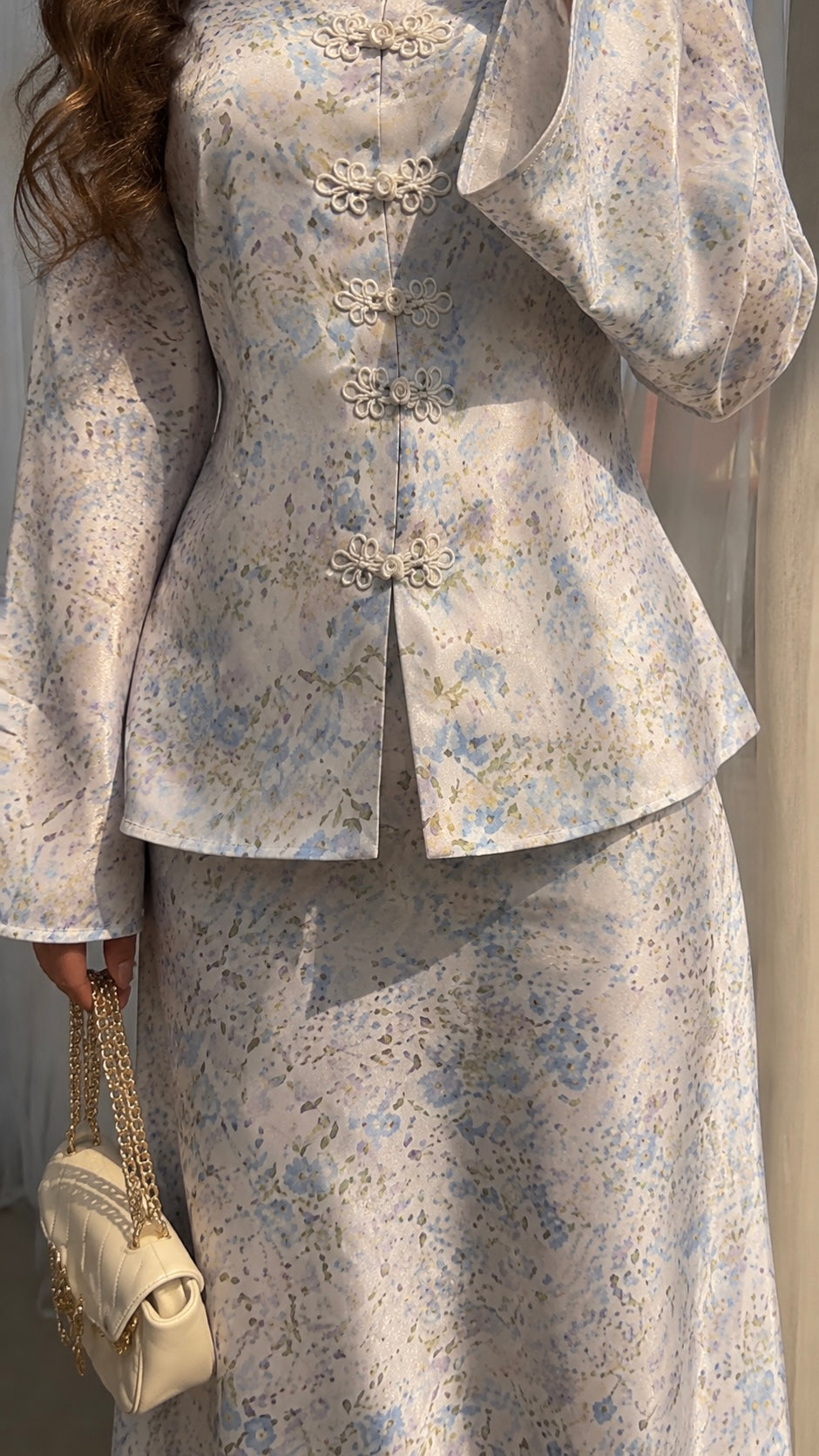 Elegante satijnen set met bloemenprint