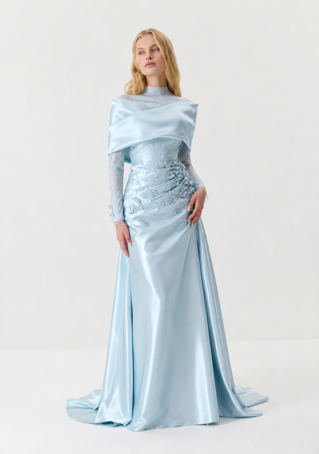 Abendkleid besticktem Tüll und drapierter Schulterstola