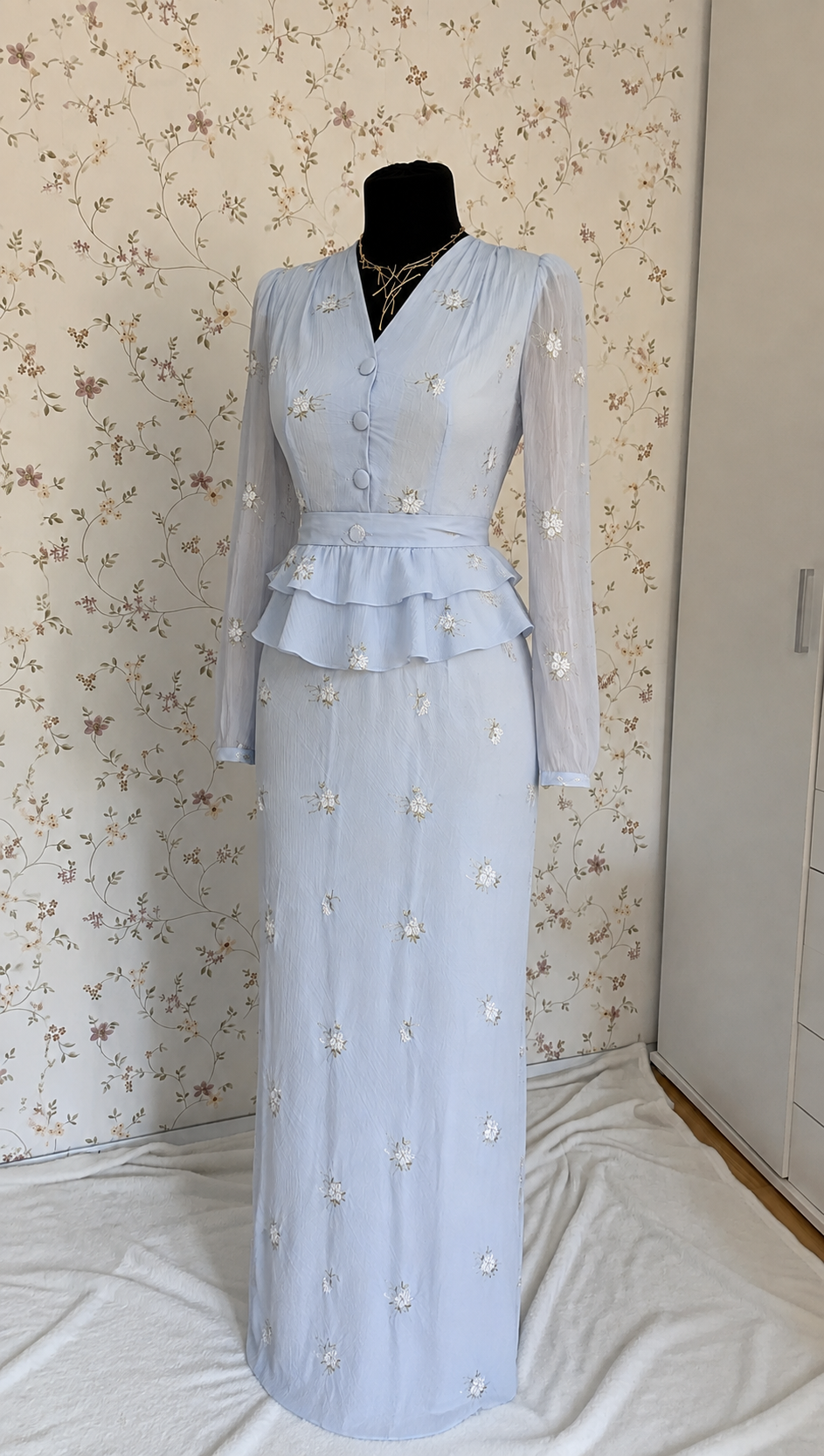 Hellblaues zweiteiliges Maxi-Set mit floralem Muster