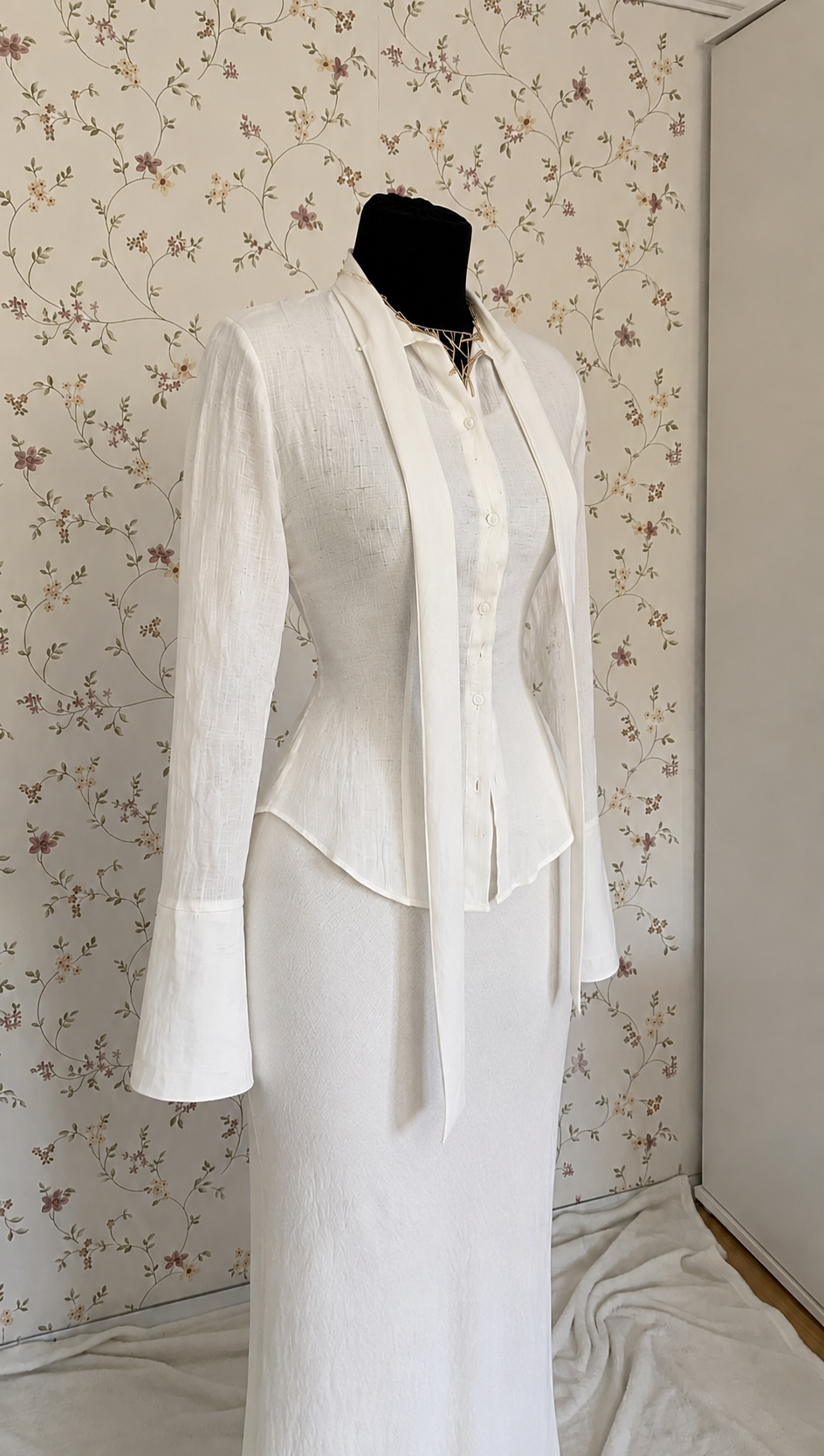 Elegantes zweiteiliges Maxi-Set in Weiß
