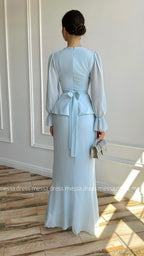 Hellblaues zweiteiliges Maxi-Set mit Volantdetails