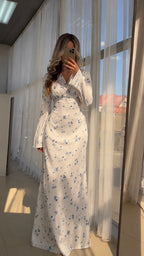 Kleid mit Blumenmuster – Weiß/Blau