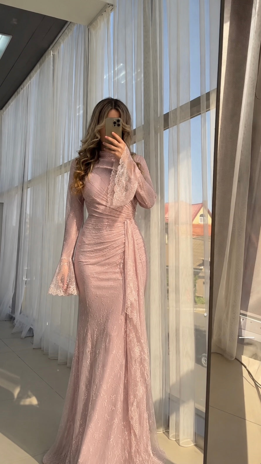 Maxi dress with lace