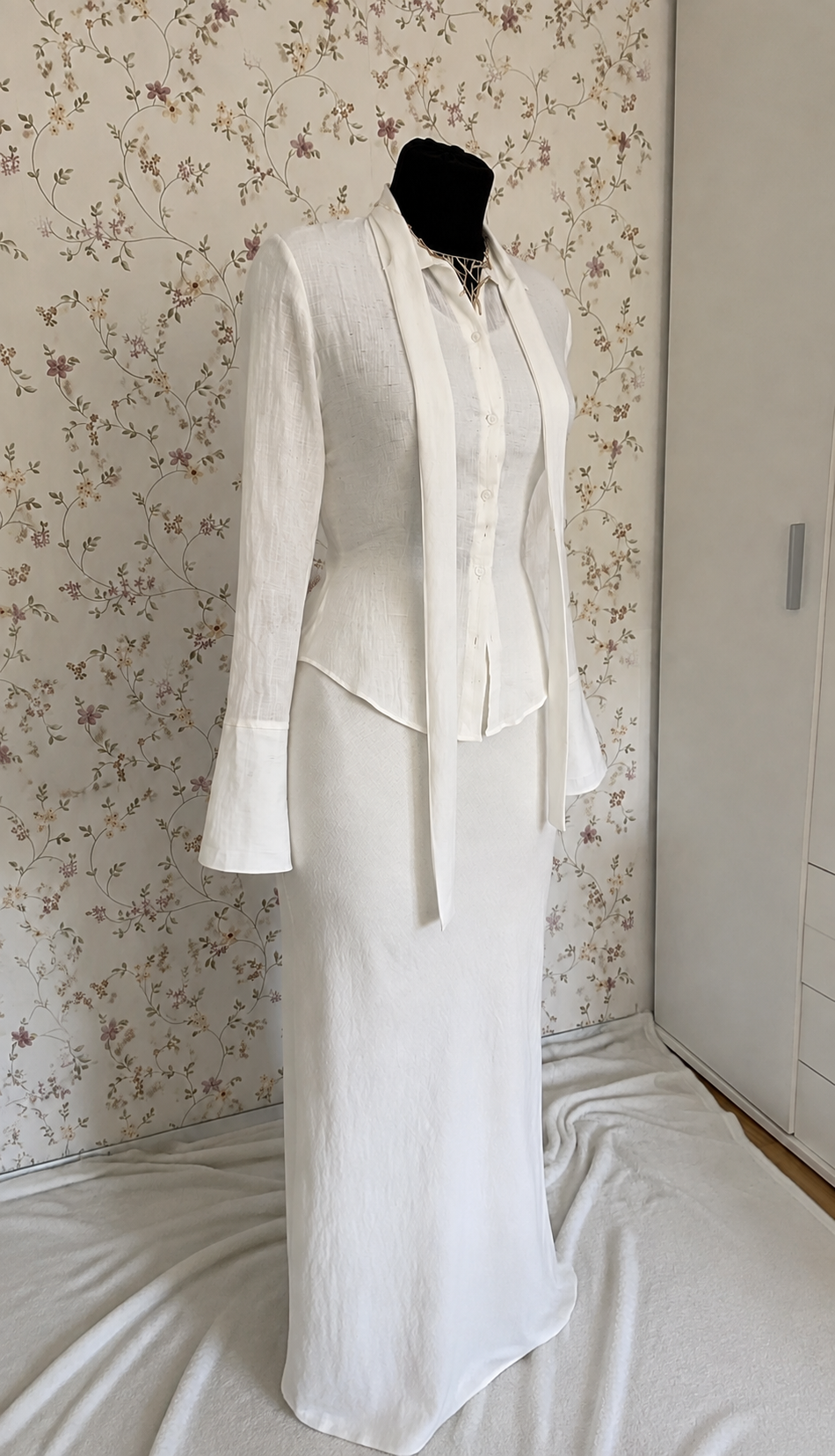 Elegantes zweiteiliges Maxi-Set in Weiß