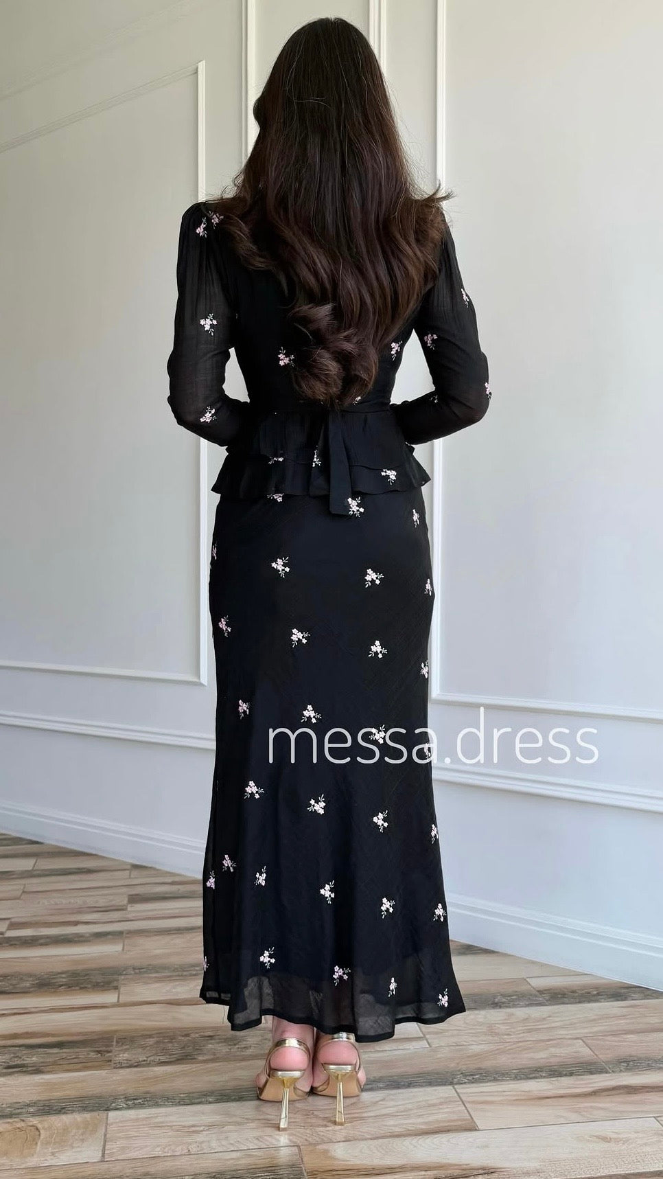 Schwarzes zweiteiliges Maxi-Set mit rosa Blumenmuster