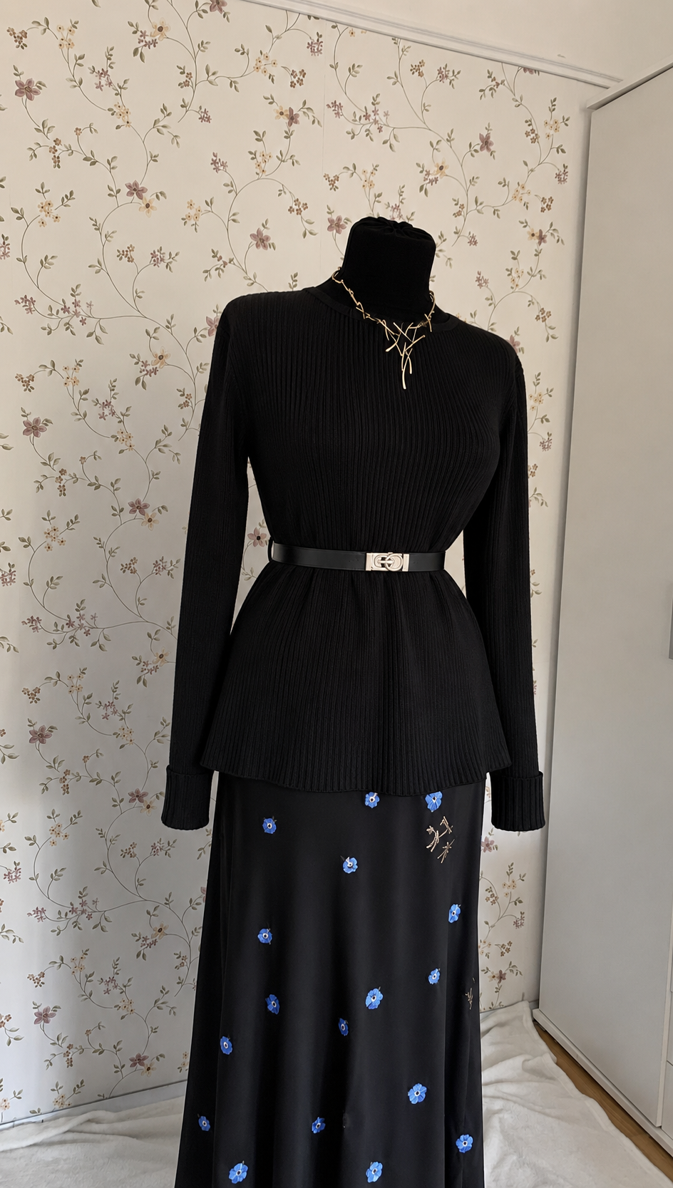 Zweiteiliges Maxi-Set mit Gürtel