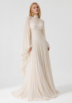 Abendkleid mit drapiertem Oberteil und fließenden Ärmel