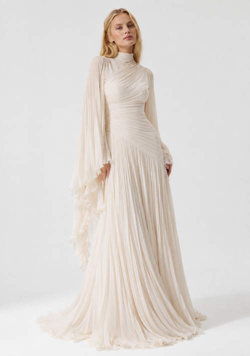 Abendkleid mit drapiertem Oberteil und fließenden Ärmel