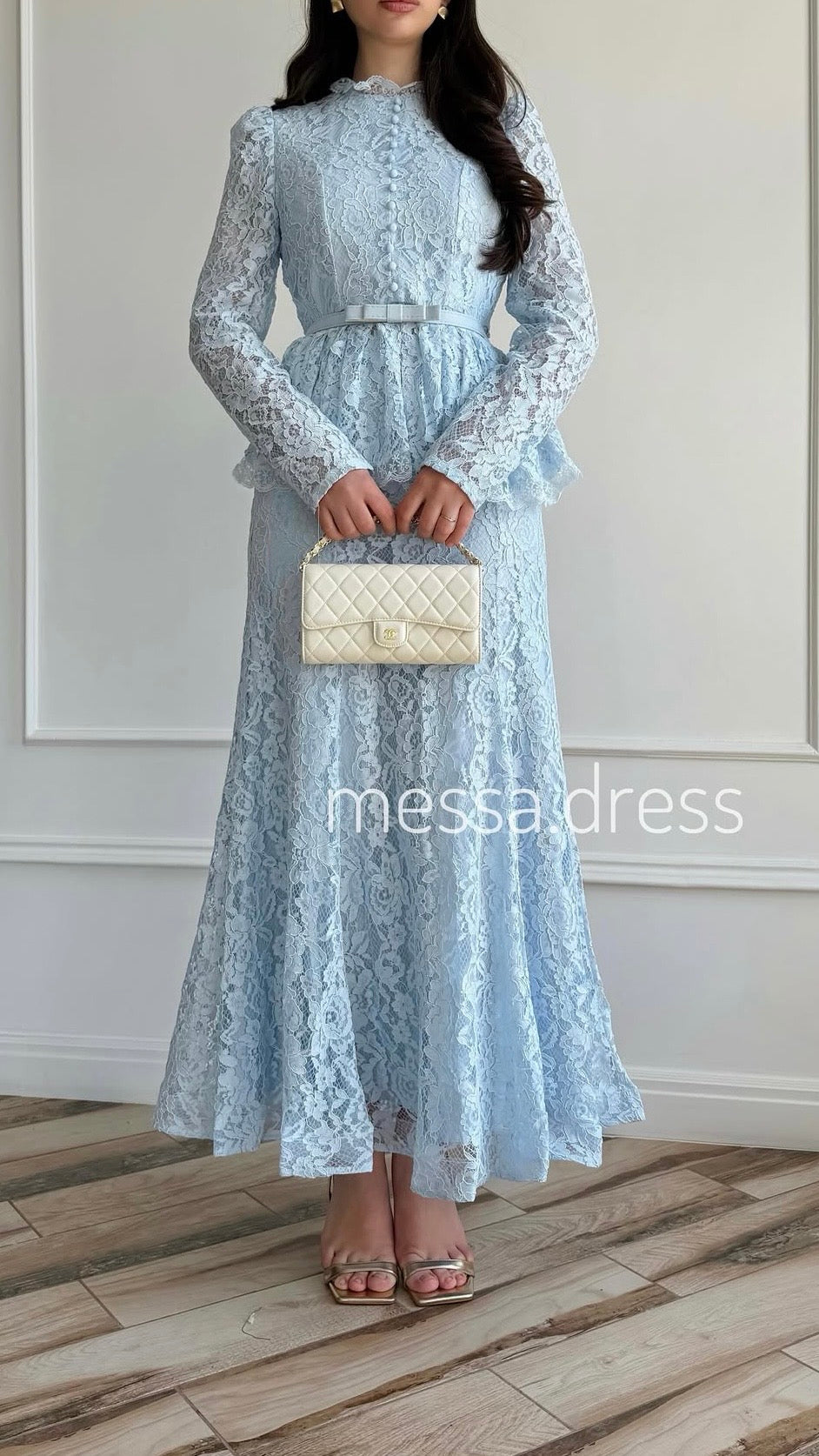 Hellblaues zweiteiliges Maxi-Set aus Spitze