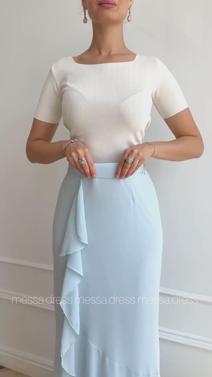 Hellblaues zweiteiliges Maxi-Set mit Volantdetails