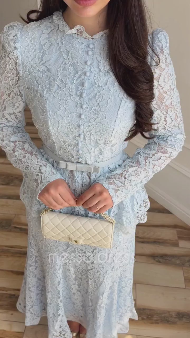 Hellblaues zweiteiliges Maxi-Set aus Spitze