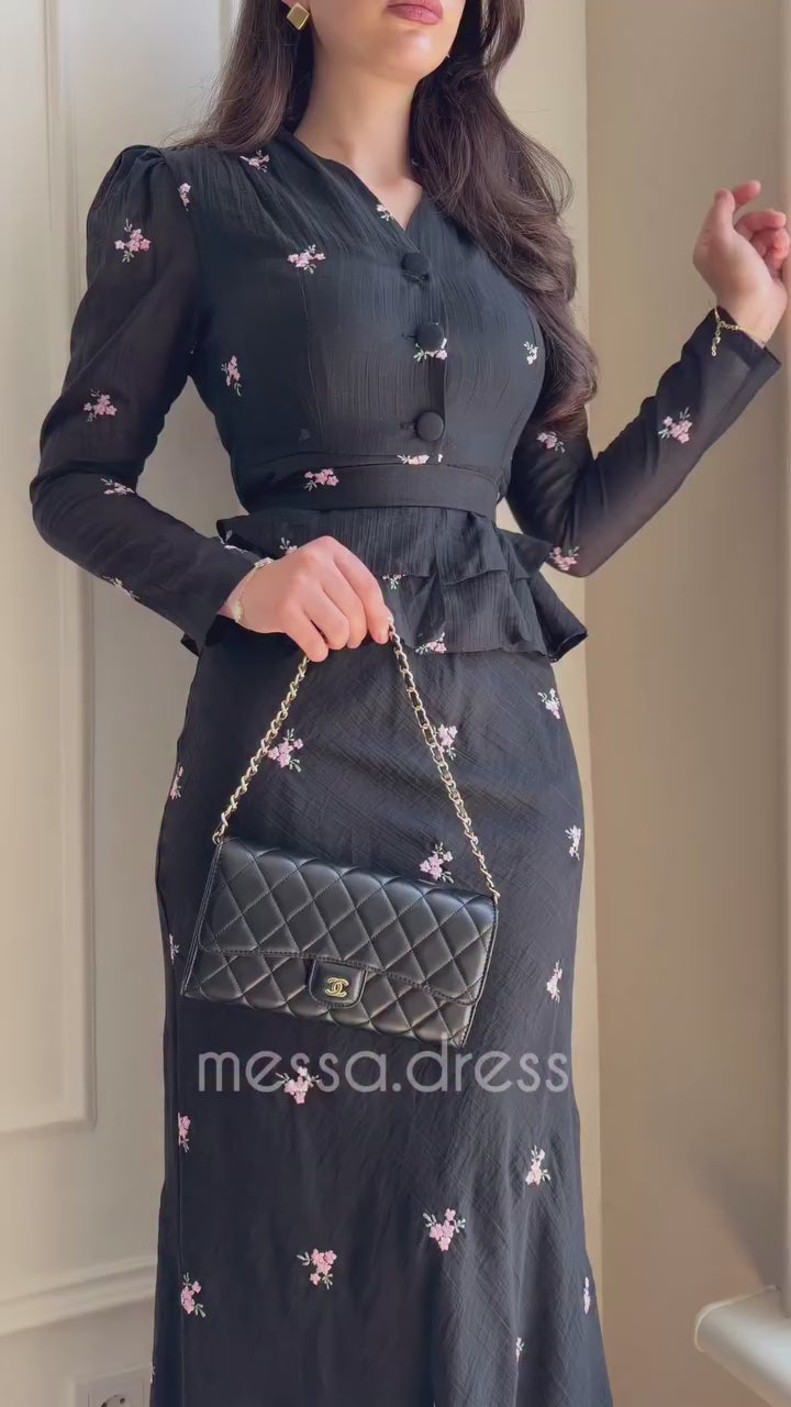 Schwarzes zweiteiliges Maxi-Set mit rosa Blumenmuster