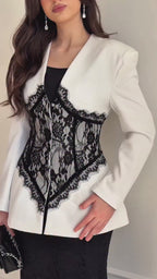 zweiteiliges Maxi-Set in Weiß und Schwarz mit Spitze